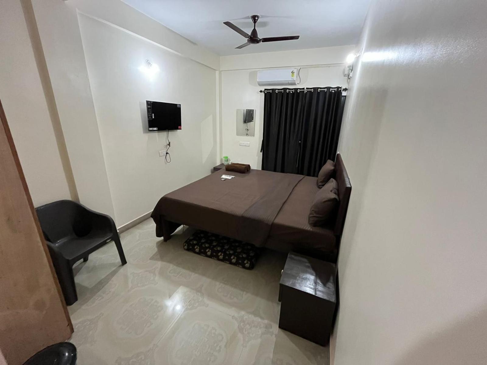 Hotel Saffron Baga Bagian luar foto