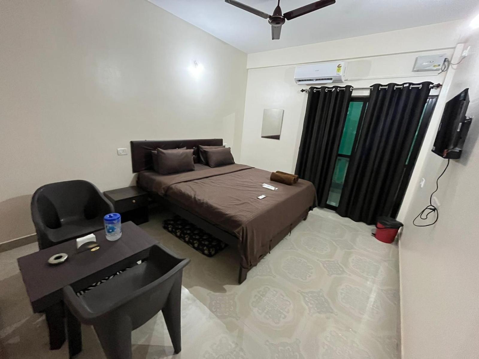 Hotel Saffron Baga Bagian luar foto