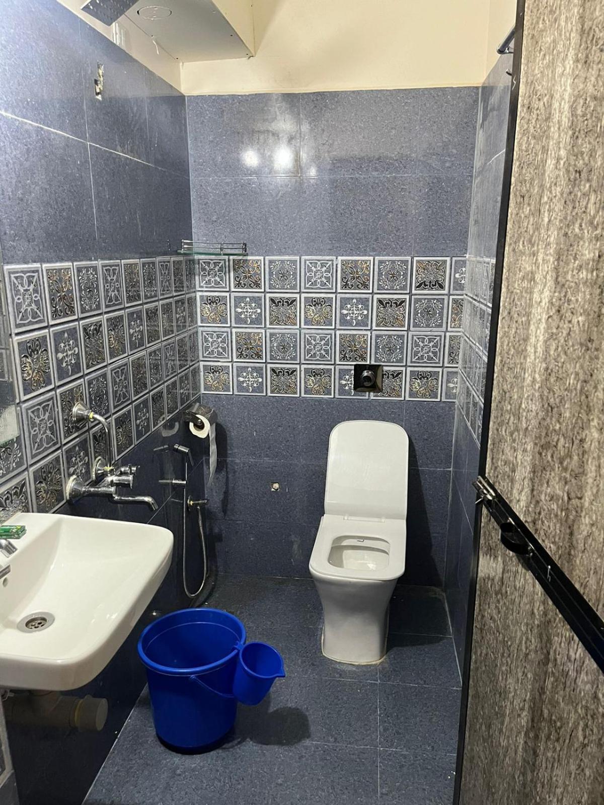 Hotel Saffron Baga Bagian luar foto