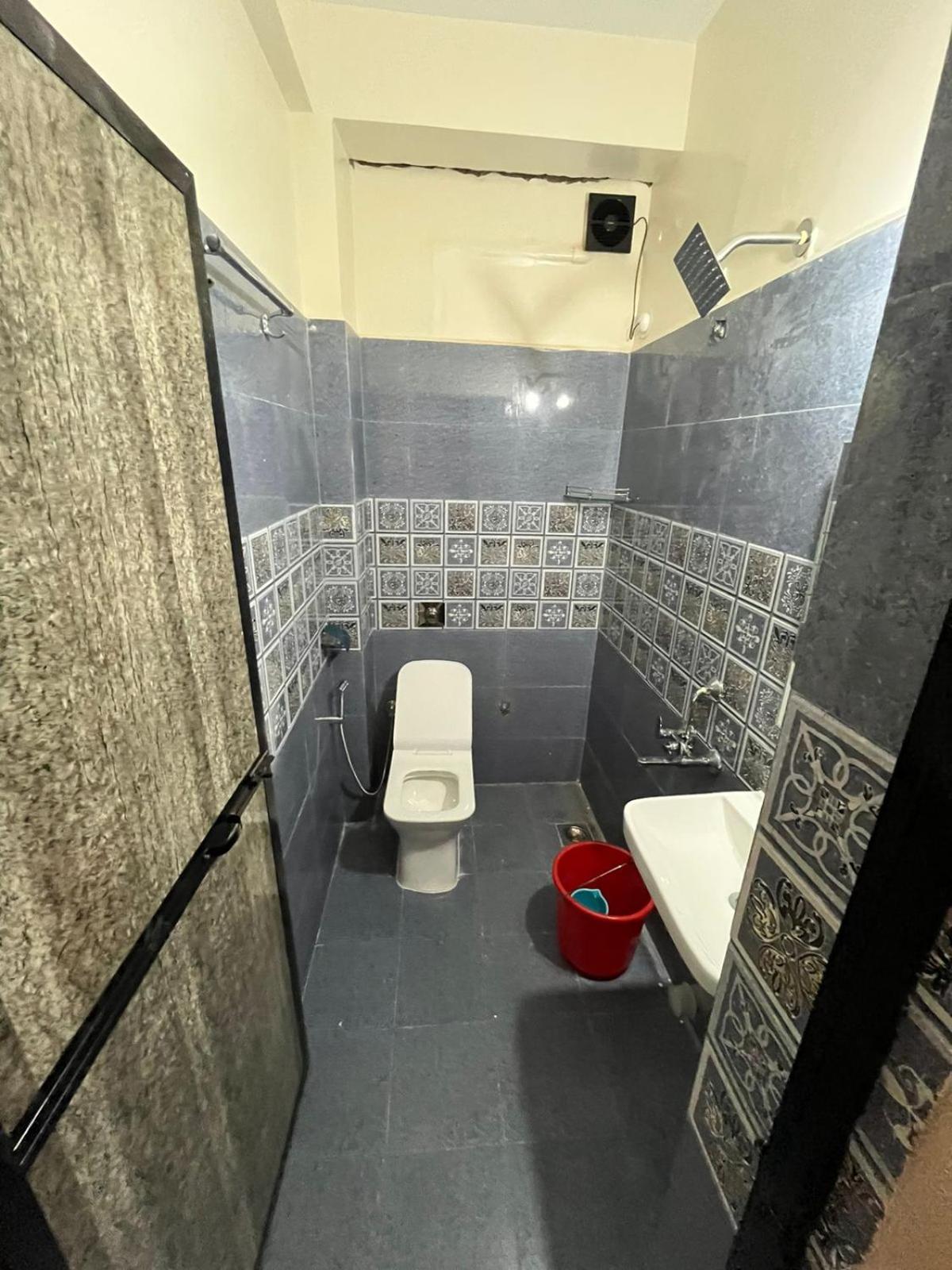 Hotel Saffron Baga Bagian luar foto